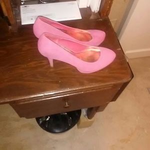 Bamboo suede pink heels